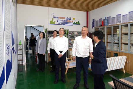 20241009市國資委黨委書記、主任陳文榮調(diào)研嘉興市交通學(xué)校，右起吳曉斌、陳文榮、柏衛(wèi)東、朱建華、李利.jpg
